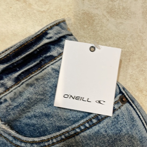 NWT! O’Neill Angus Destroyed Denim Shorts 30 - Picture 4 of 8
